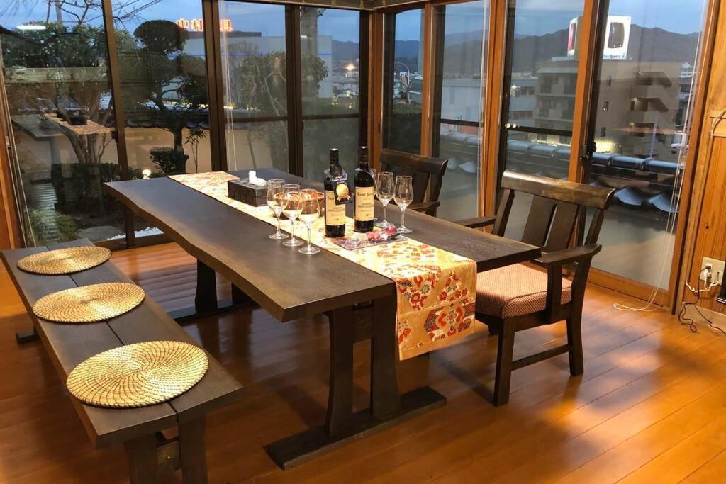 太宰苑 - Dazaien Traditional Japanese Houses ดาไซฟุ ภายนอก รูปภาพ